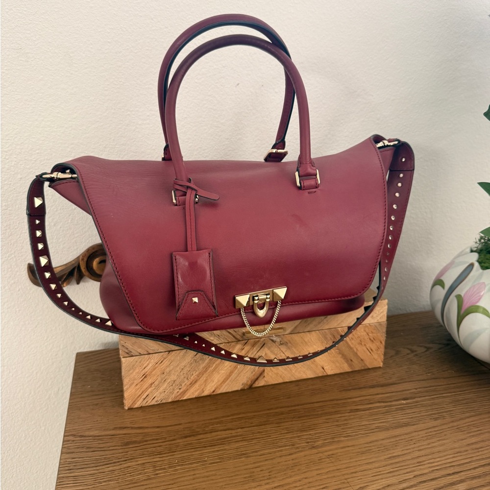 Valentino Garavani Rockstud Demilune satchel in red leather